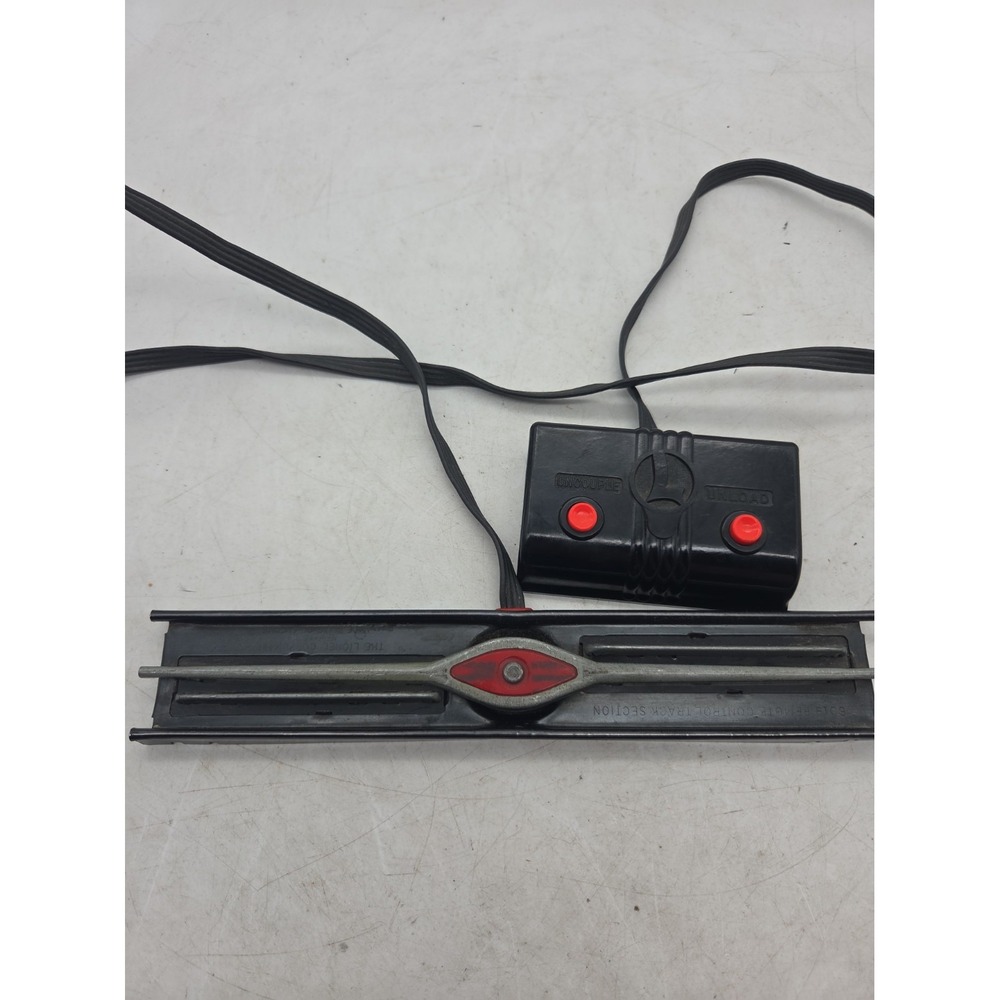 Lionel 6019  O27 remote control track section with RCS controller